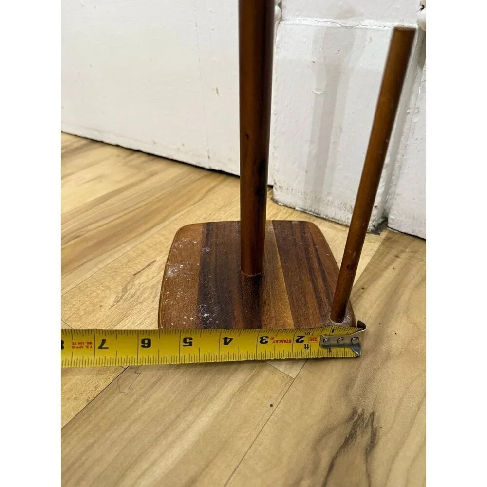 Threshold wooden paper towel holder